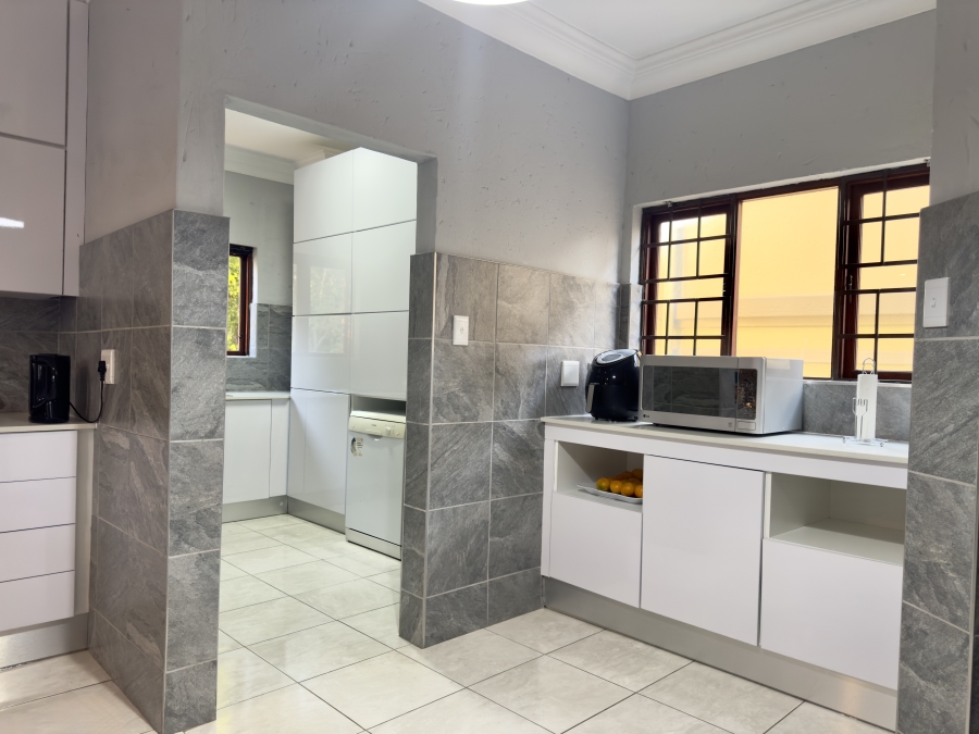 4 Bedroom Property for Sale in Faerie Glen Gauteng