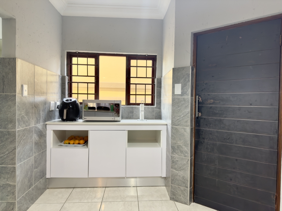 4 Bedroom Property for Sale in Faerie Glen Gauteng