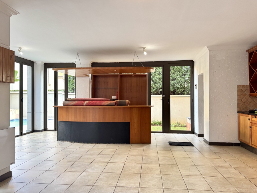 4 Bedroom Property for Sale in Faerie Glen Gauteng
