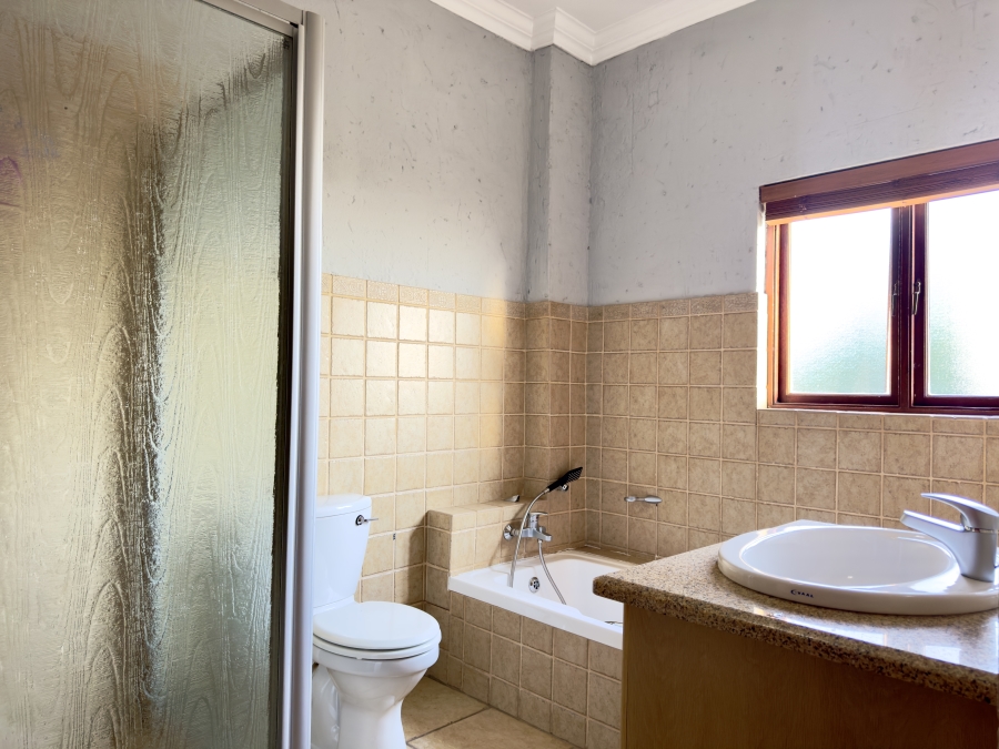 4 Bedroom Property for Sale in Faerie Glen Gauteng