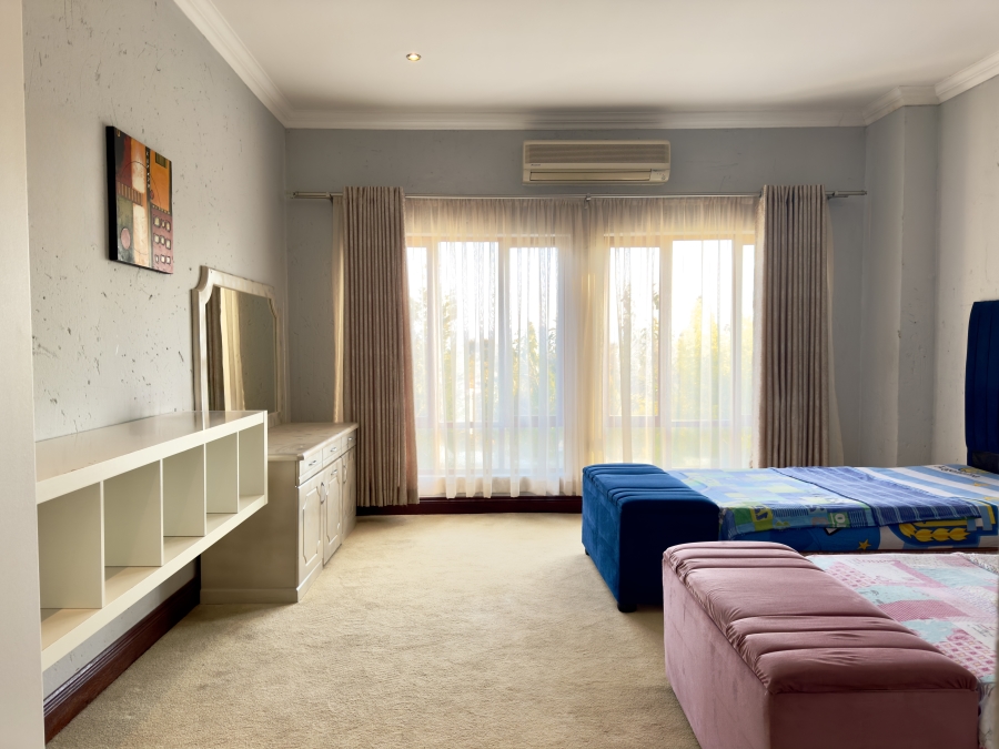 4 Bedroom Property for Sale in Faerie Glen Gauteng