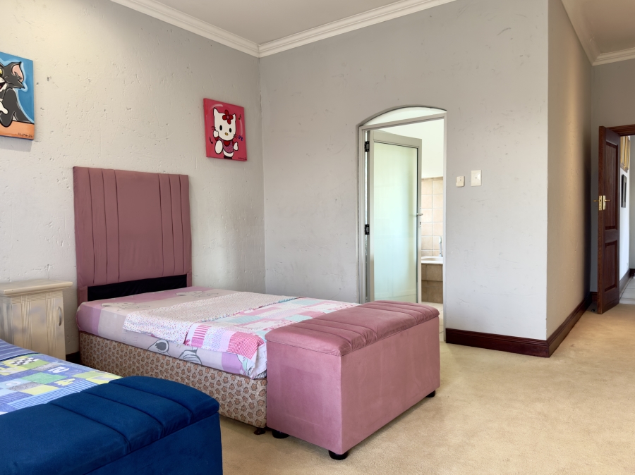 4 Bedroom Property for Sale in Faerie Glen Gauteng