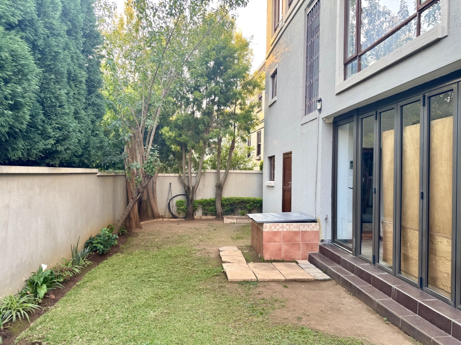 4 Bedroom Property for Sale in Faerie Glen Gauteng