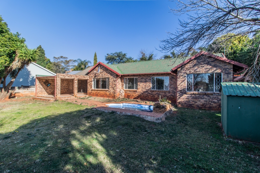 4 Bedroom Property for Sale in Strubensvallei Gauteng