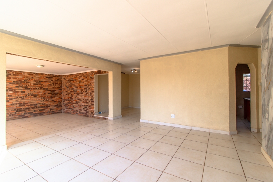 4 Bedroom Property for Sale in Strubensvallei Gauteng