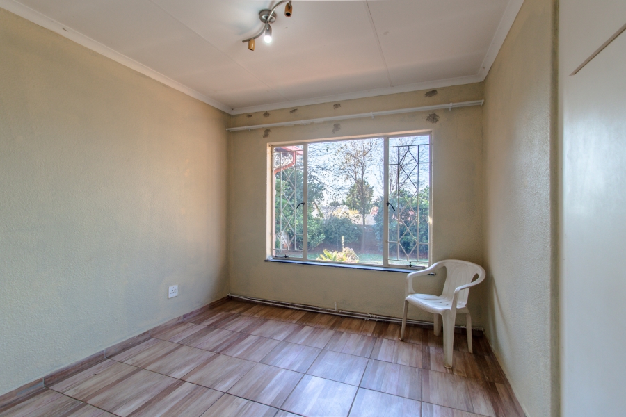 4 Bedroom Property for Sale in Strubensvallei Gauteng