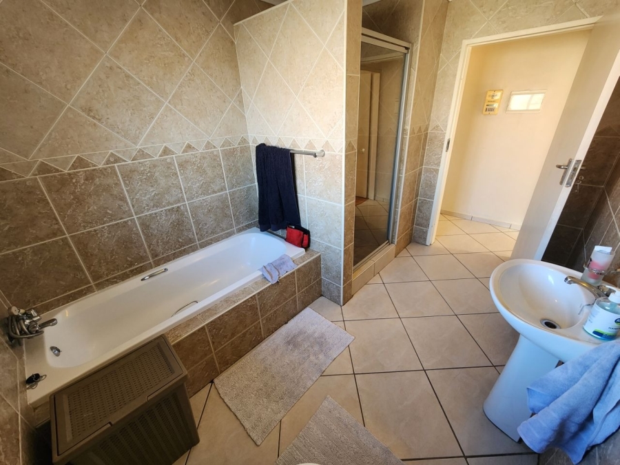 2 Bedroom Property for Sale in Beyers Park Gauteng