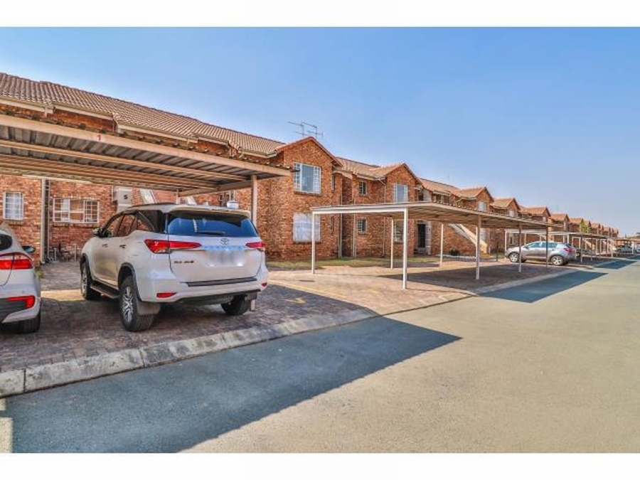 2 Bedroom Property for Sale in Beyers Park Gauteng