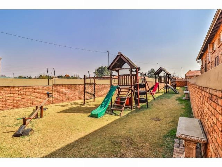 2 Bedroom Property for Sale in Beyers Park Gauteng