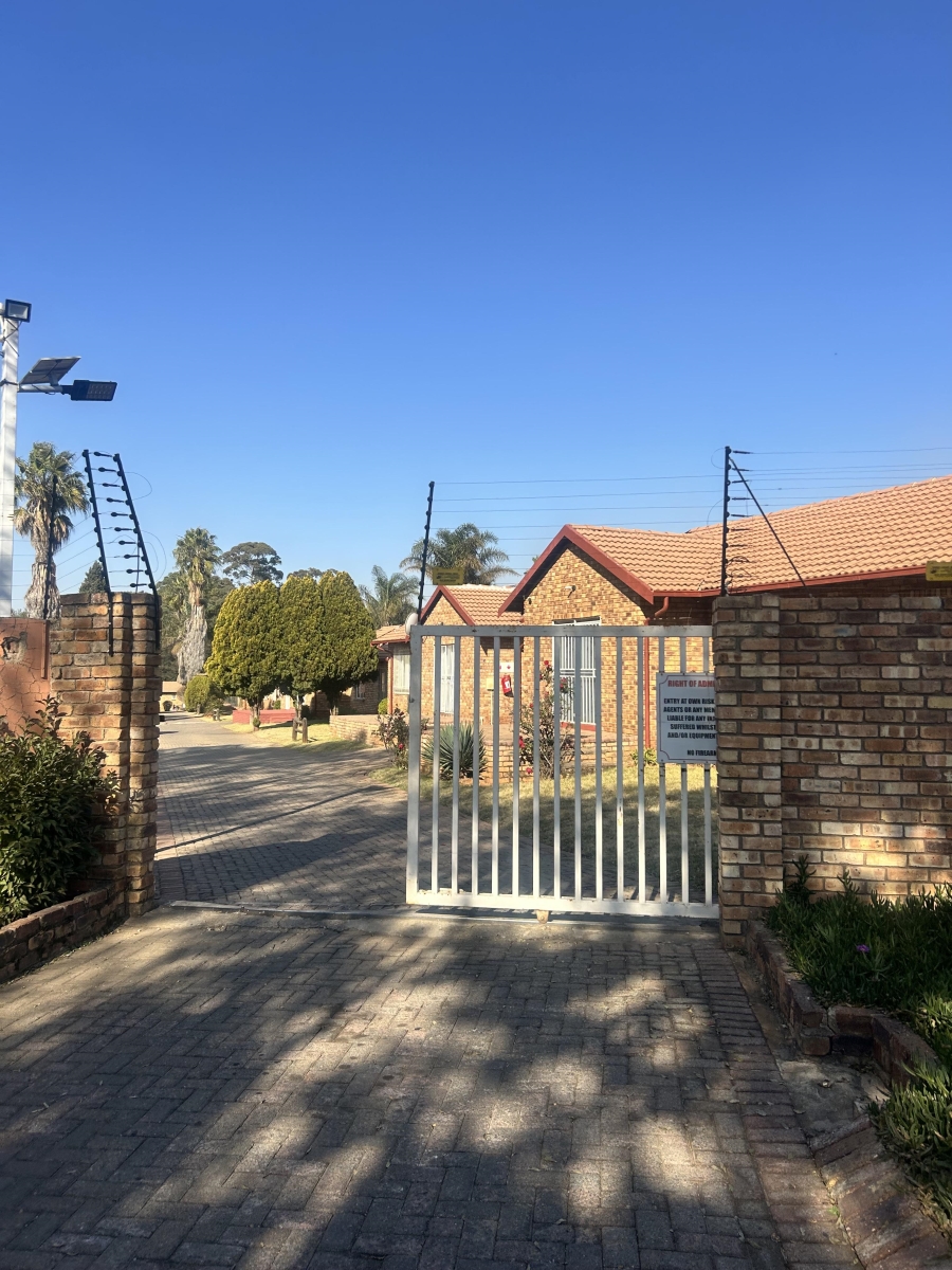 2 Bedroom Property for Sale in Georginia Gauteng