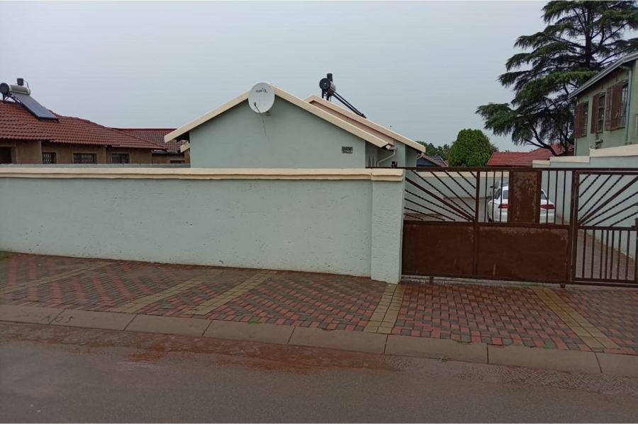 3 Bedroom Property for Sale in Protea Glen Gauteng