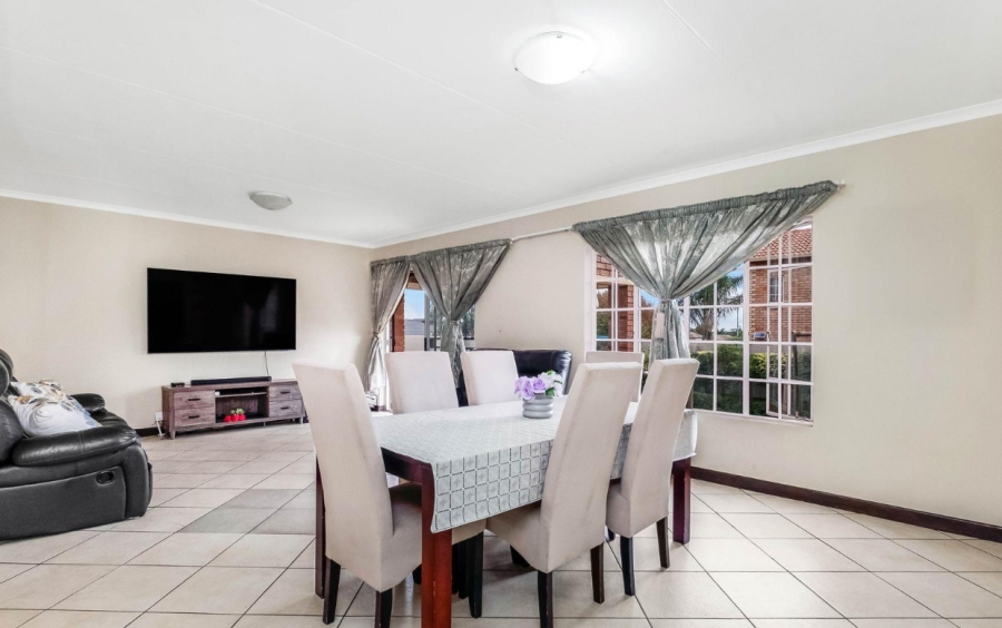 3 Bedroom Property for Sale in Willowbrook Gauteng