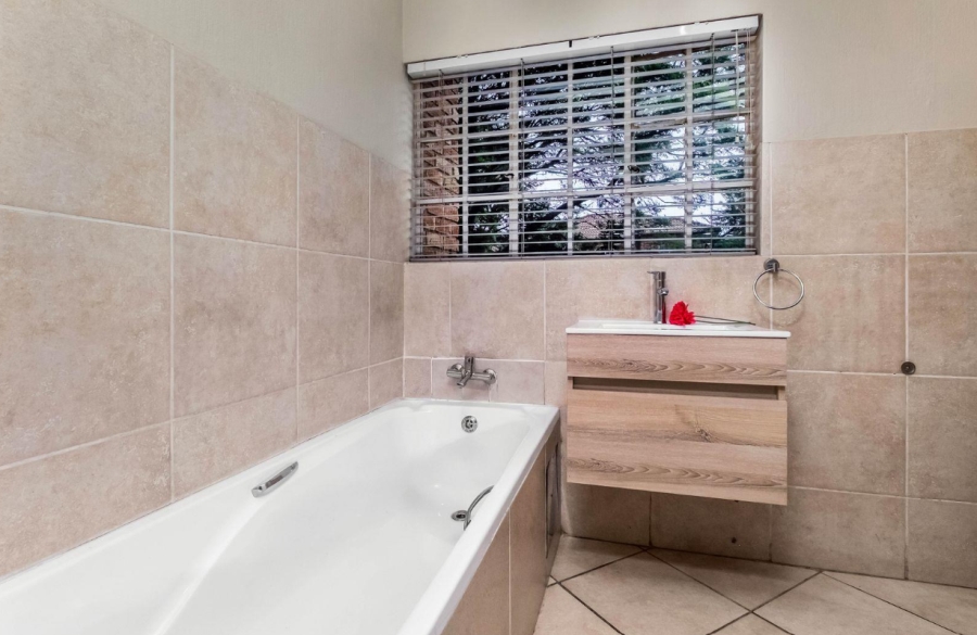 3 Bedroom Property for Sale in Willowbrook Gauteng