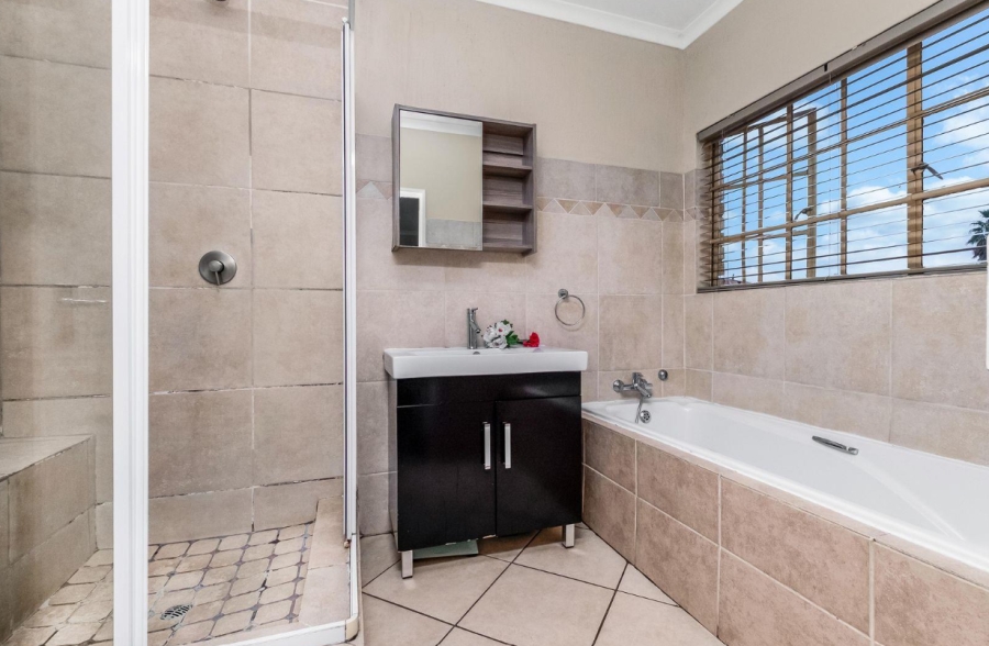 3 Bedroom Property for Sale in Willowbrook Gauteng