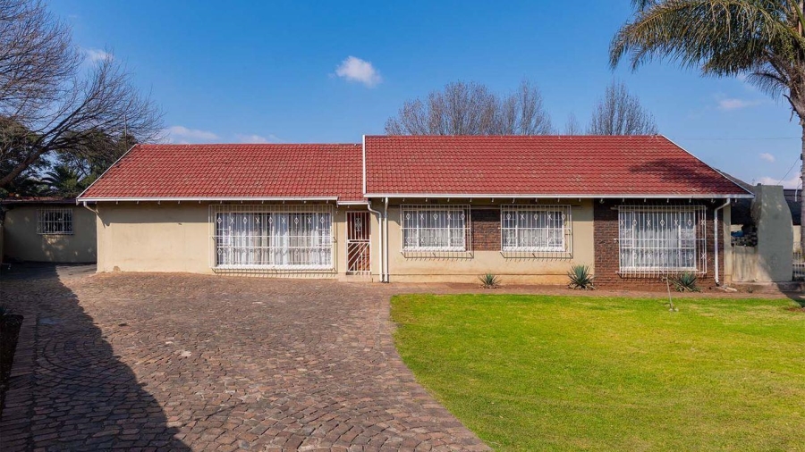 4 Bedroom Property for Sale in The Stewards Gauteng