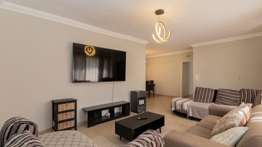 4 Bedroom Property for Sale in The Stewards Gauteng