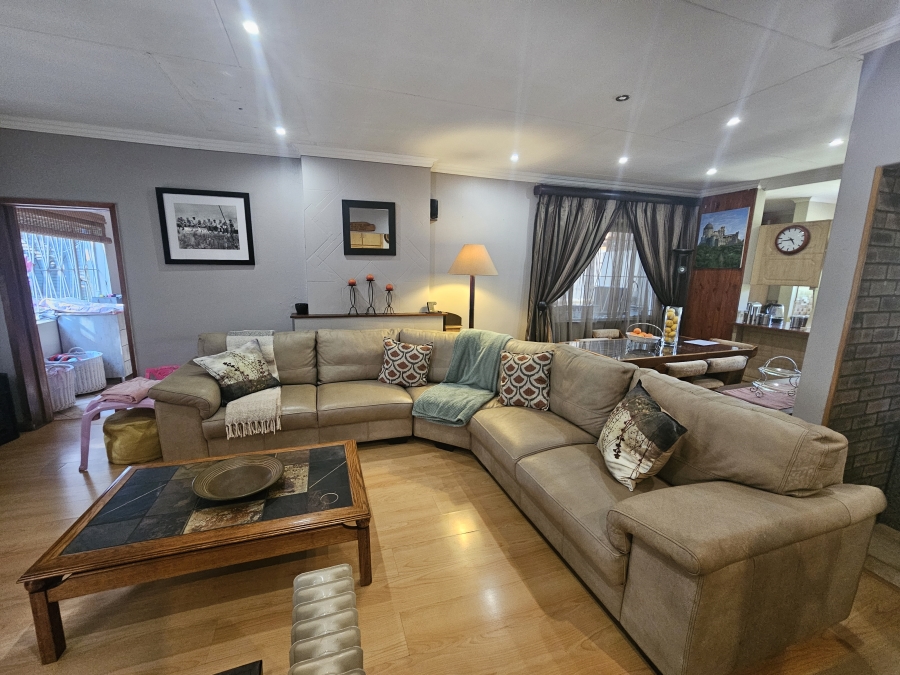 4 Bedroom Property for Sale in Harmelia Gauteng