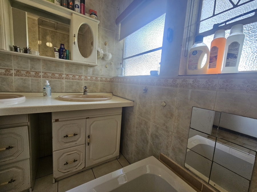 4 Bedroom Property for Sale in Harmelia Gauteng