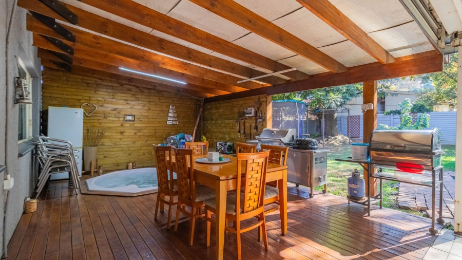 4 Bedroom Property for Sale in Harmelia Gauteng