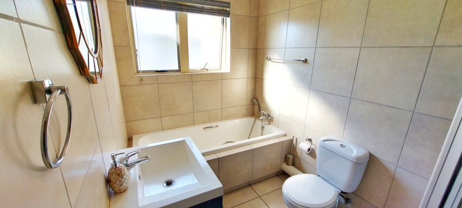 3 Bedroom Property for Sale in Noordwyk Gauteng