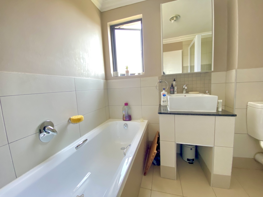2 Bedroom Property for Sale in Chartwell Gauteng