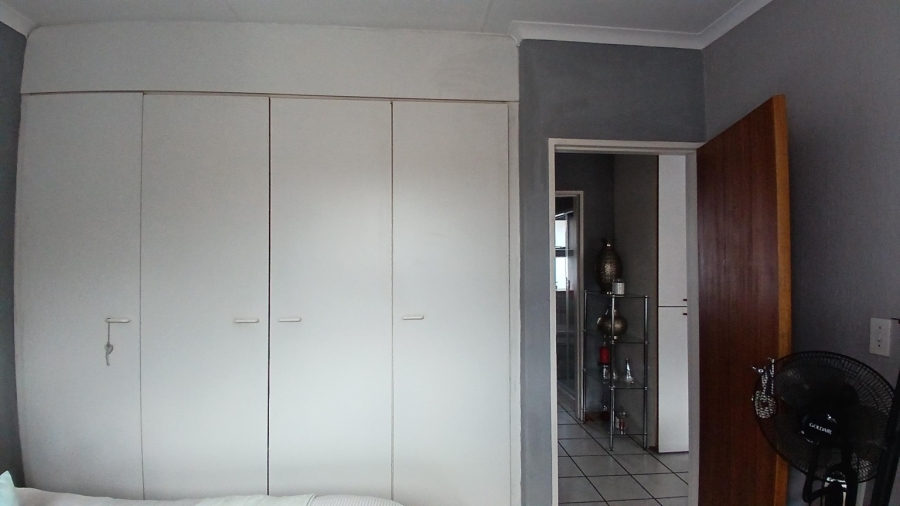 2 Bedroom Property for Sale in New Redruth Gauteng