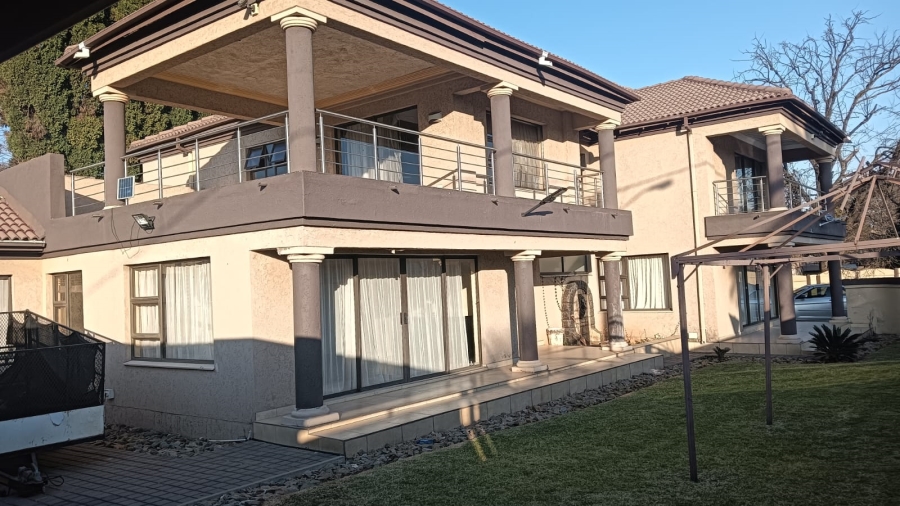 To Let 7 Bedroom Property for Rent in Edleen Gauteng