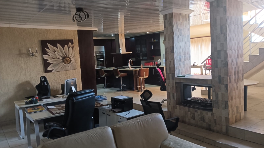 To Let 7 Bedroom Property for Rent in Edleen Gauteng