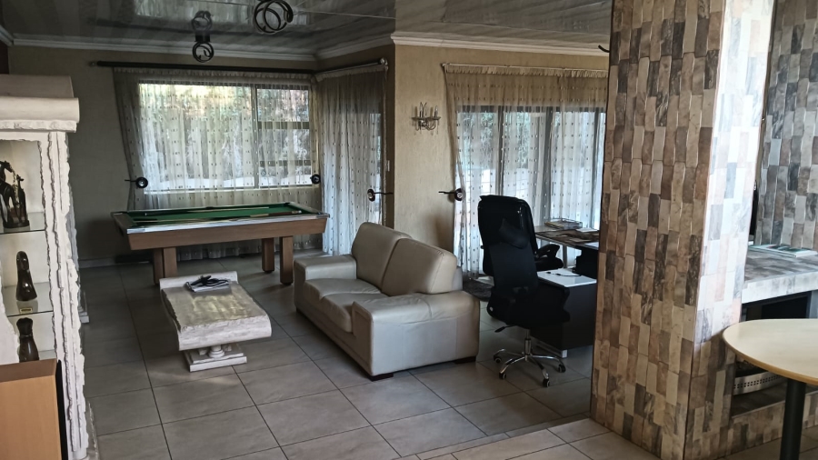 To Let 7 Bedroom Property for Rent in Edleen Gauteng