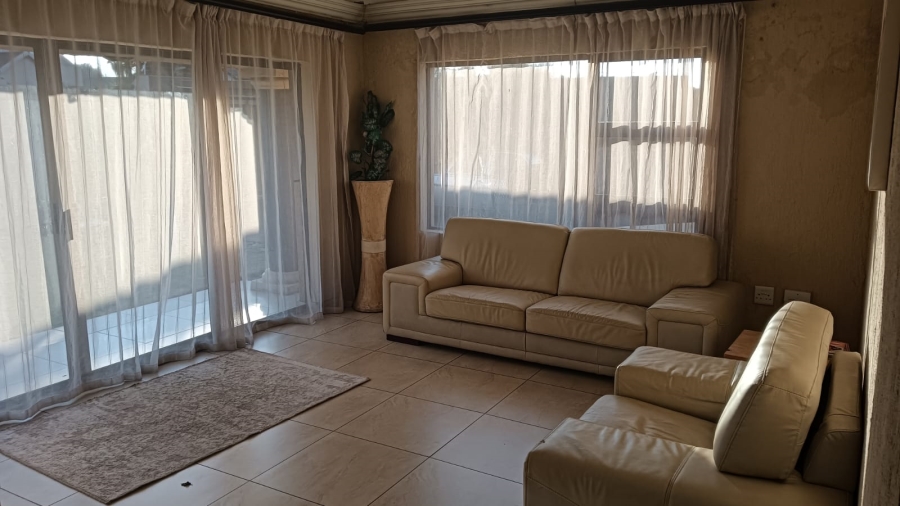 To Let 7 Bedroom Property for Rent in Edleen Gauteng