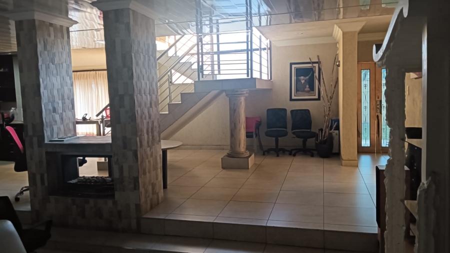 To Let 7 Bedroom Property for Rent in Edleen Gauteng