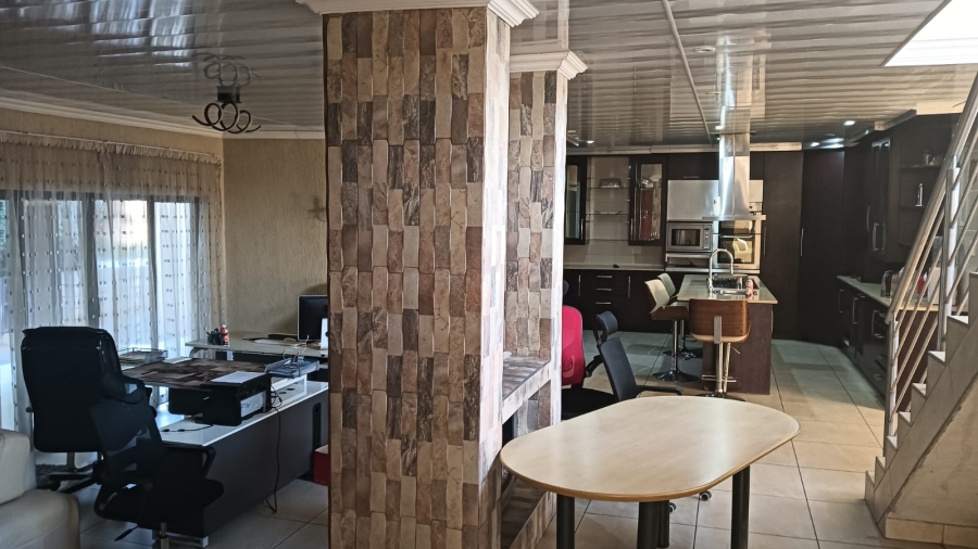 To Let 7 Bedroom Property for Rent in Edleen Gauteng