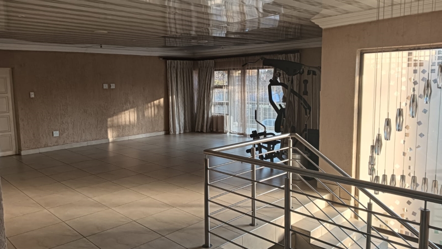 To Let 7 Bedroom Property for Rent in Edleen Gauteng