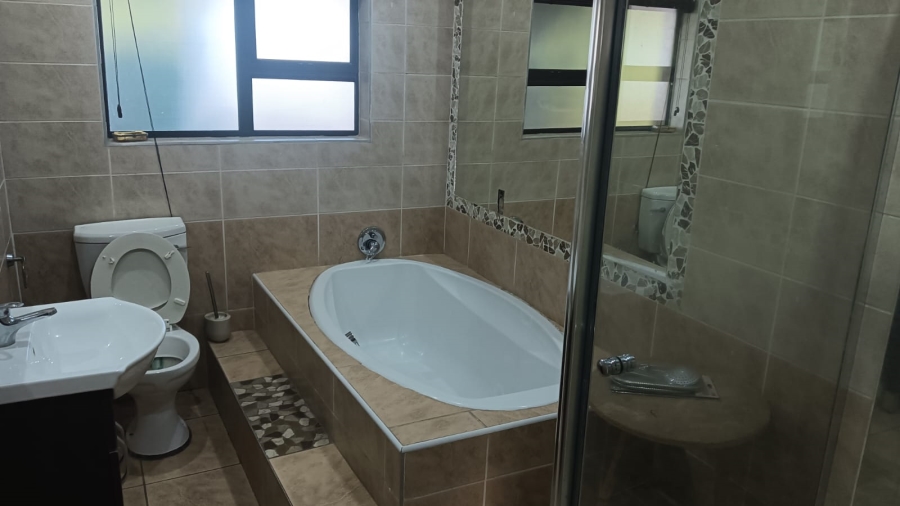 To Let 7 Bedroom Property for Rent in Edleen Gauteng