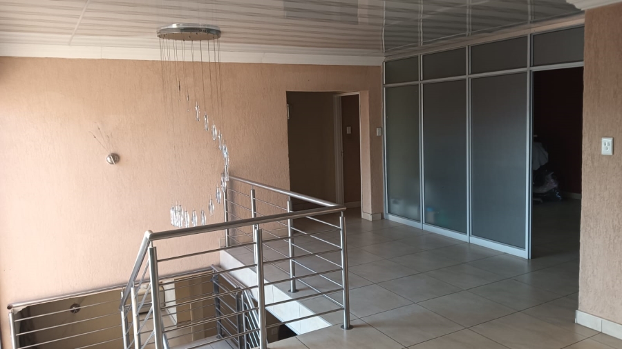 To Let 7 Bedroom Property for Rent in Edleen Gauteng