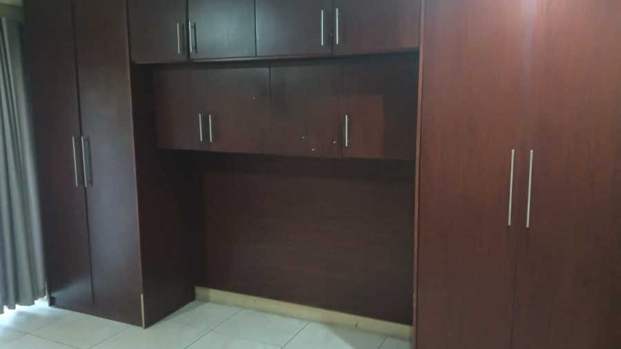 To Let 7 Bedroom Property for Rent in Edleen Gauteng