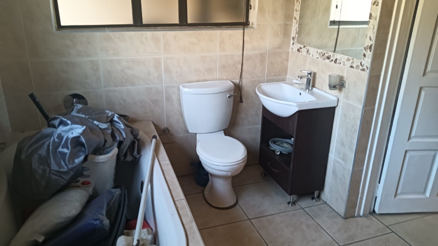 To Let 7 Bedroom Property for Rent in Edleen Gauteng