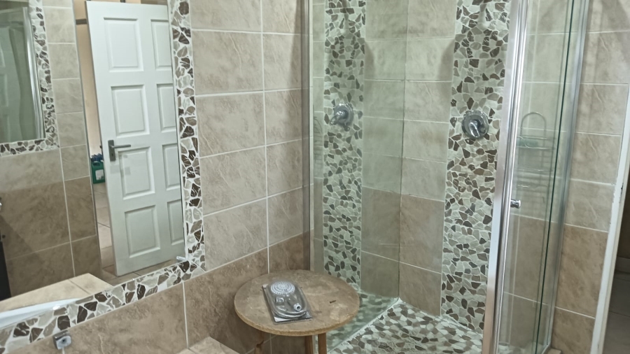 To Let 7 Bedroom Property for Rent in Edleen Gauteng
