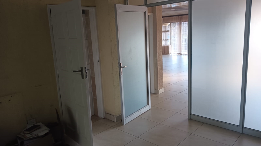 To Let 7 Bedroom Property for Rent in Edleen Gauteng
