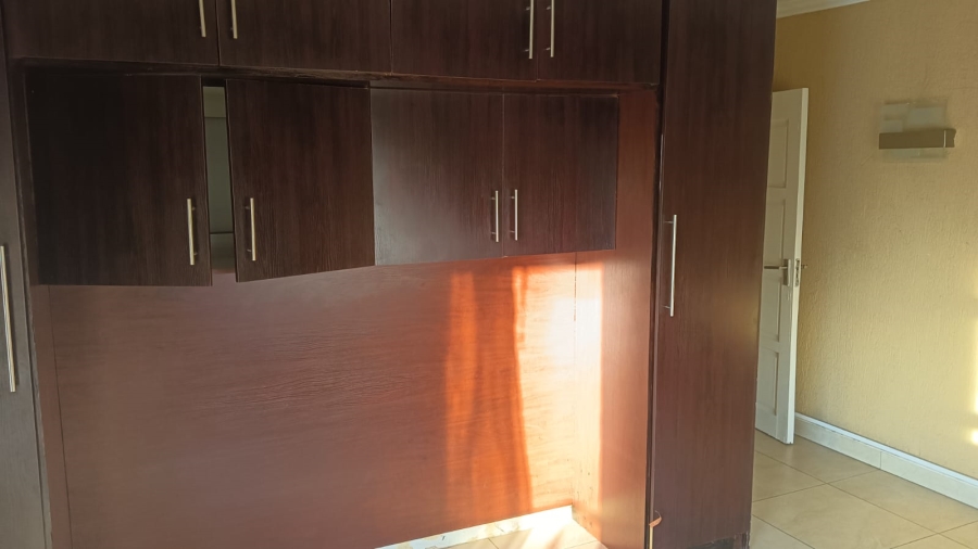To Let 7 Bedroom Property for Rent in Edleen Gauteng