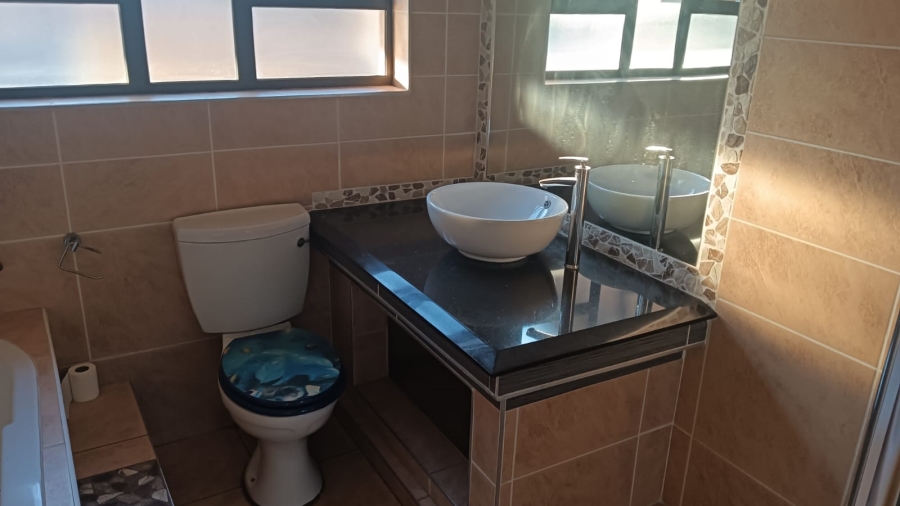 To Let 7 Bedroom Property for Rent in Edleen Gauteng