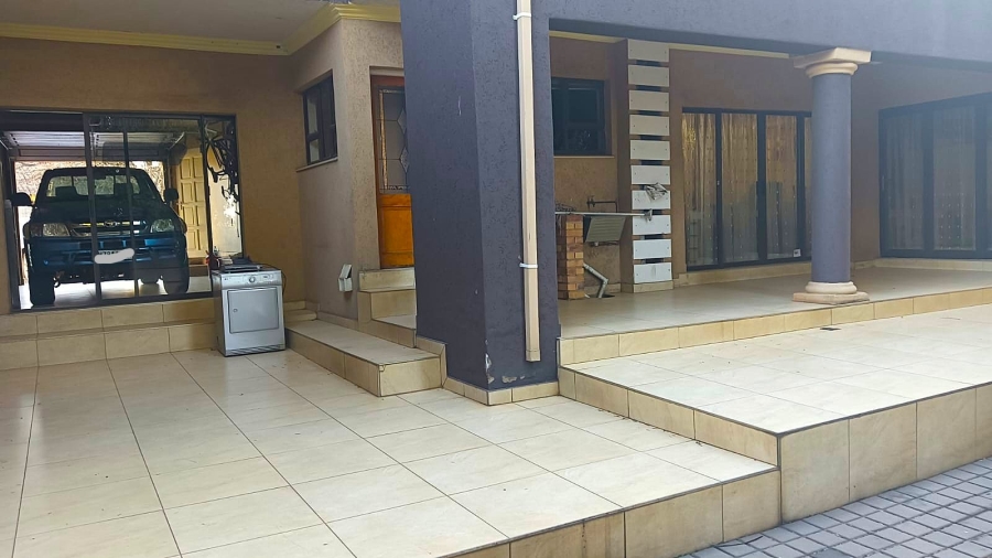 To Let 7 Bedroom Property for Rent in Edleen Gauteng