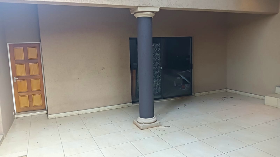To Let 7 Bedroom Property for Rent in Edleen Gauteng
