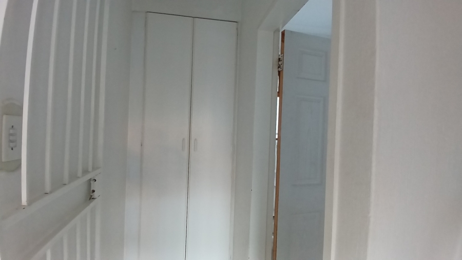 1 Bedroom Property for Sale in Bassonia Gauteng
