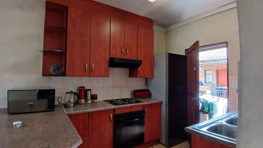 2 Bedroom Property for Sale in Klippoortje Gauteng