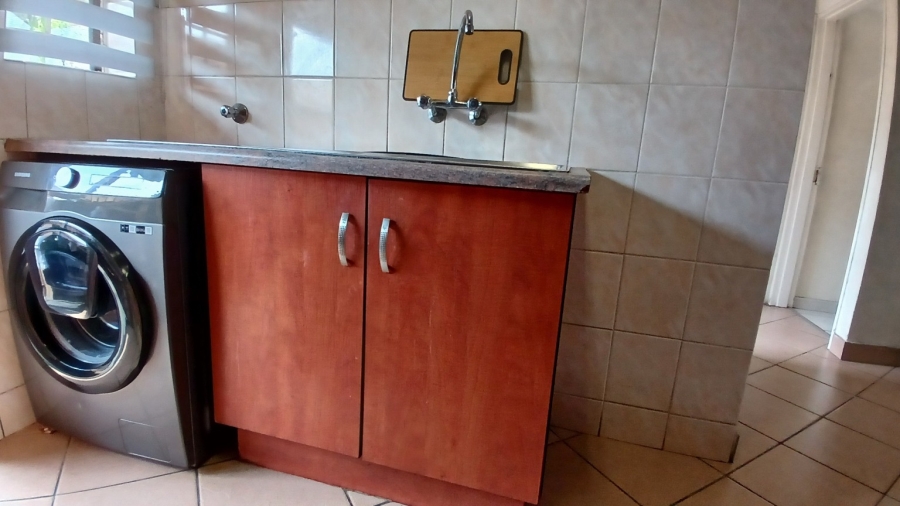 2 Bedroom Property for Sale in Klippoortje Gauteng