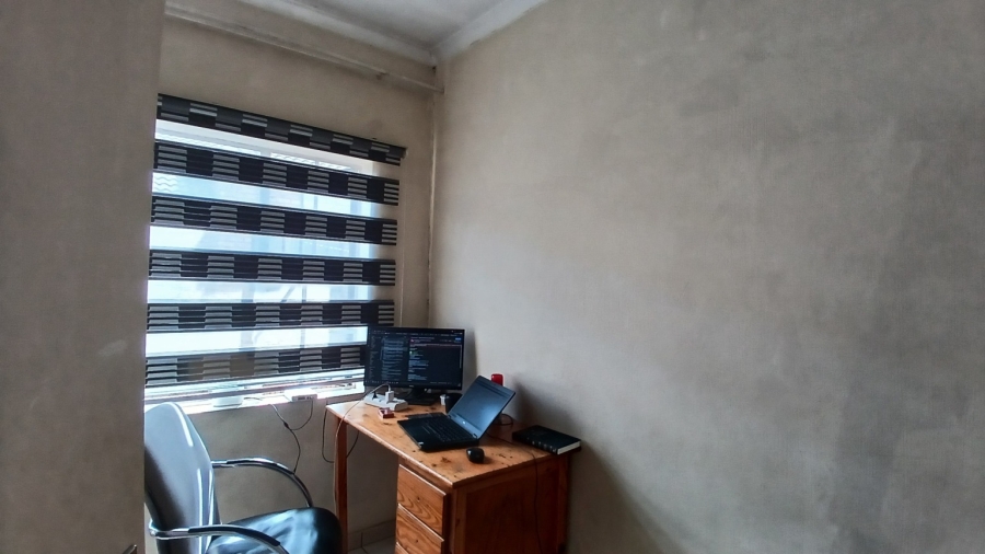 2 Bedroom Property for Sale in Klippoortje Gauteng