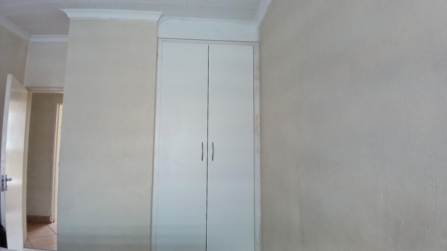 2 Bedroom Property for Sale in Klippoortje Gauteng