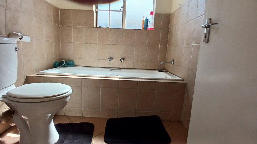 2 Bedroom Property for Sale in Klippoortje Gauteng