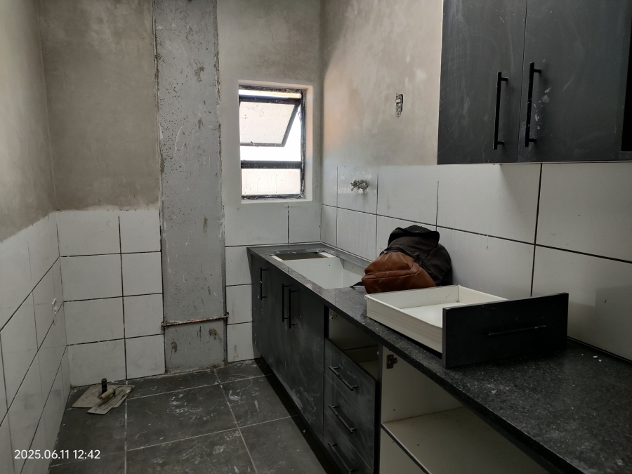 To Let commercial Property for Rent in Nooitgedacht Gauteng